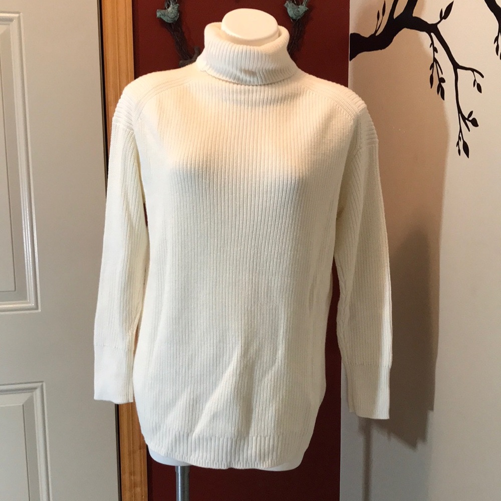 🐬 J.Crew  Ivory Ribbed Turtleneck Sweater